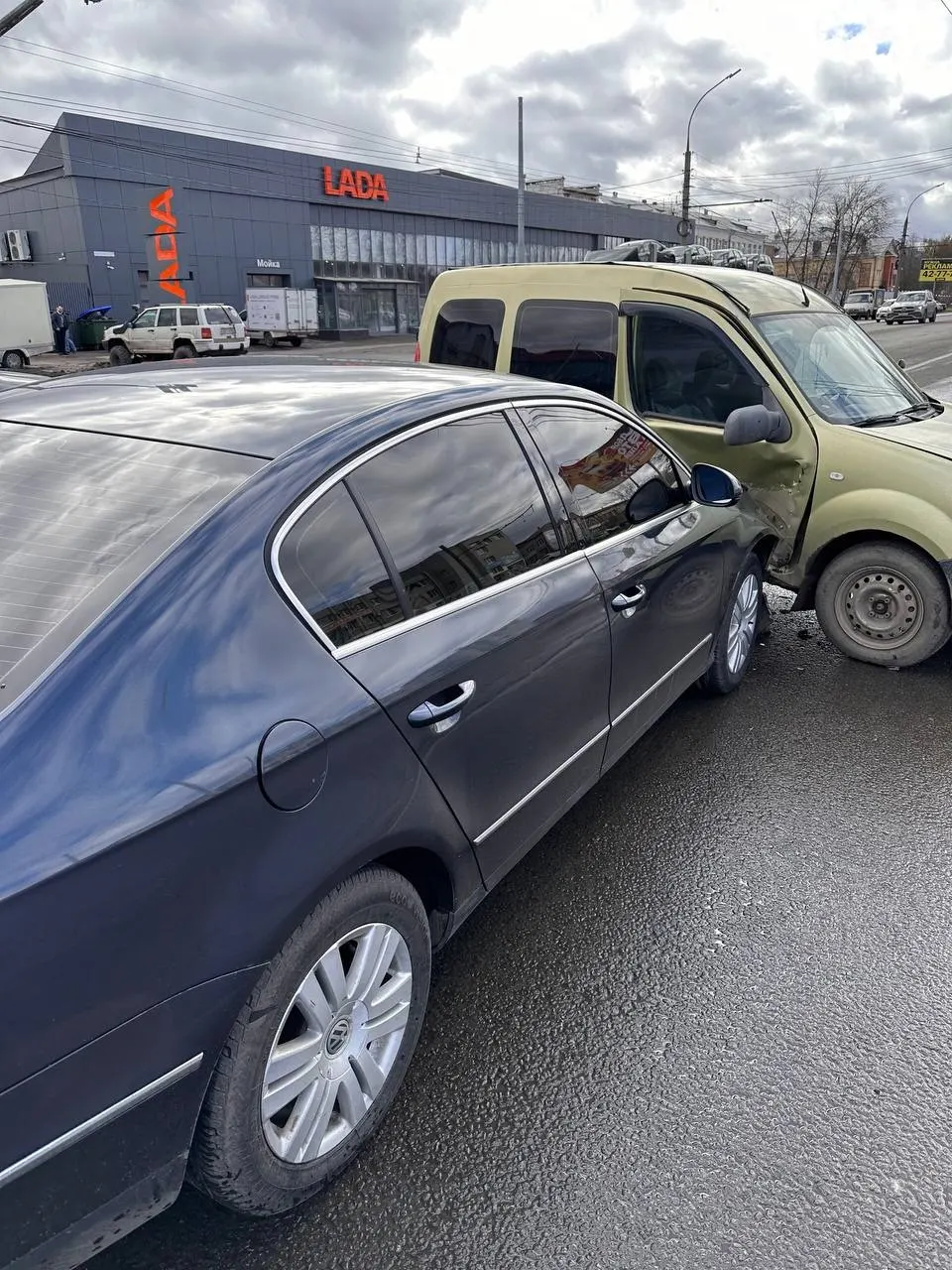 Фото к делу: У виновника ДТП не было ОСАГО, взыскали 502 820 ₽ по ценам ремонта без износа